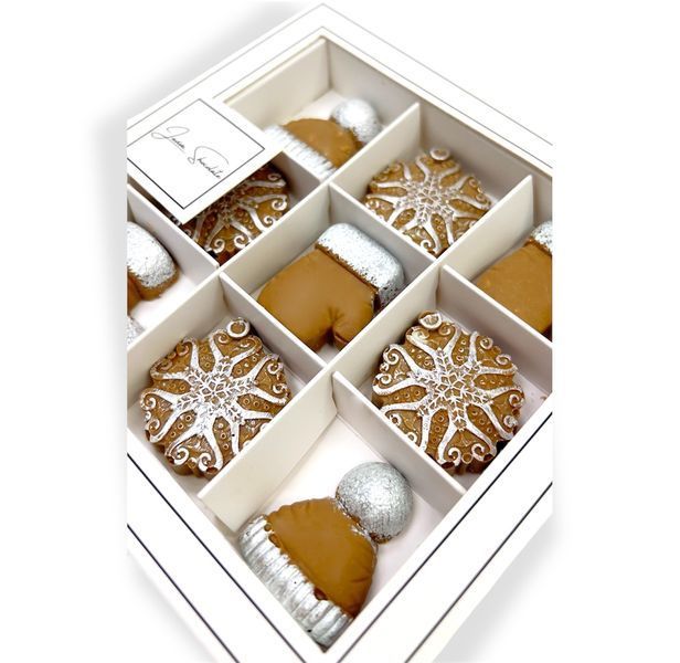 Цукерки шоколадні LAVIVA CHOCOLATE Новорічні іграшки, 100г UA-0403 фото